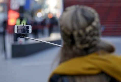 Elles font des selfies nues pour obtenir un crédit, les photos fuitent sur la Toile Elles font des selfies nues pour obtenir un crédit, les photos fuitent sur la Toile