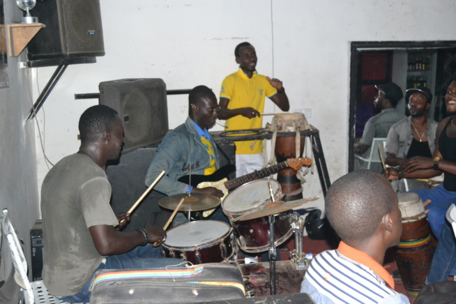 JOUR J- 07 Mame Goor à fond dans ses répétitions et vous promet un spectacle de rêve le 16 décembre 2016 au SORANO. REGARDEZ JOUR J- 07 Mame Goor à fond dans ses répétitions et vous promet un spectacle de rêve le 16 décembre 2016 au SORANO. REGARDEZ