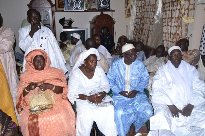 Le "mbarkelou" de Aziz Ndiaye 200 boeufs et une enveloppe de 30 millions CFA Ã Serigne Abdoul Aziz sy Junior pour le gamou de Tivaoune. Le "mbarkelou" de Aziz Ndiaye 200 boeufs et une enveloppe de 30 millions CFA Ã Serigne Abdoul Aziz sy Junior pour le gamou de Tivaoune.