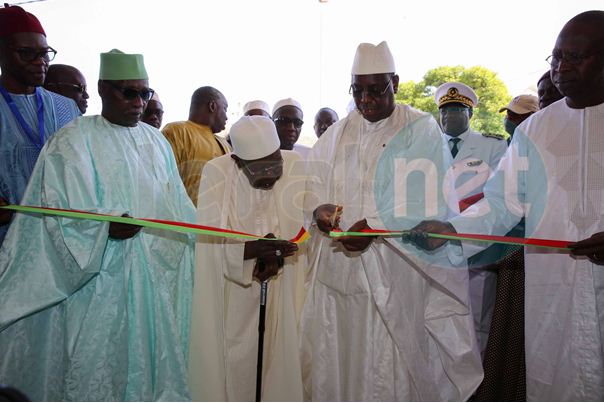 A Tivaouane, le président Macky Sall a inauguré la Résidence El Hadji Mansour Sy, un centre réservé à l’accueil des pélerins A Tivaouane, le président Macky Sall a inauguré la Résidence El Hadji Mansour Sy, un centre réservé à l’accueil des pélerins