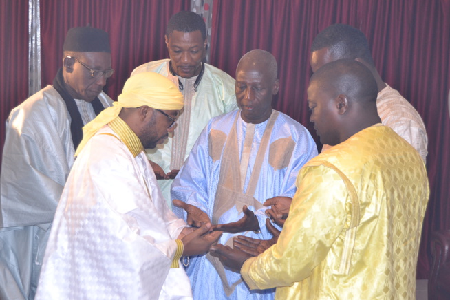 MAOLOUD 2016 Chez Sheikh Alassane Sne "TARRE YALLA" en images. MAOLOUD 2016 Chez Sheikh Alassane Sne "TARRE YALLA" en images.