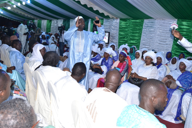 MAOLOUD 2016 Chez Sheikh Alassane Sne "TARRE YALLA" en images. MAOLOUD 2016 Chez Sheikh Alassane Sne "TARRE YALLA" en images.