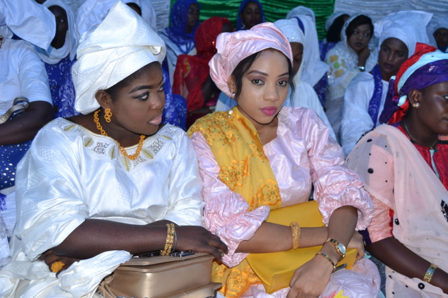 MAOLOUD 2016 Chez Sheikh Alassane Sne "TARRE YALLA" en images. MAOLOUD 2016 Chez Sheikh Alassane Sne "TARRE YALLA" en images.