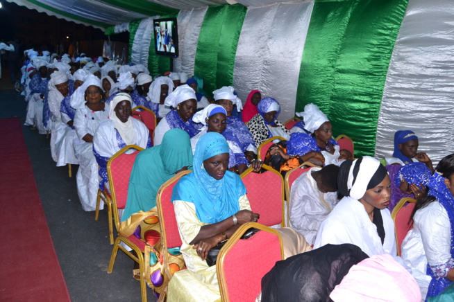 MAOLOUD 2016 Chez Sheikh Alassane Sne "TARRE YALLA" en images. MAOLOUD 2016 Chez Sheikh Alassane Sne "TARRE YALLA" en images.