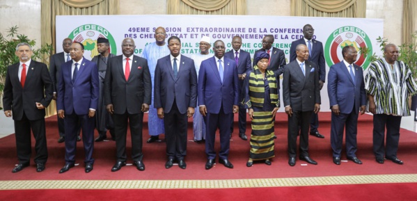 Cas Yahya Jammeh : La conférence des chefs d'Etat et de gouvernement de la CEDEAO se réunit à Abuja le 17 décembre Cas Yahya Jammeh : La conférence des chefs d'Etat et de gouvernement de la CEDEAO se réunit à Abuja le 17 décembre