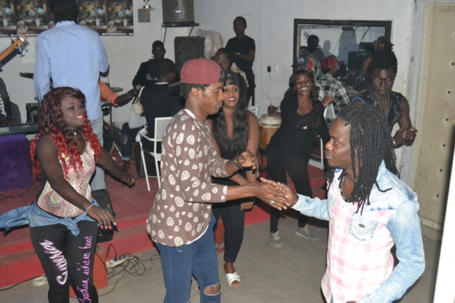 JOUR J Anniversaire Mame Goor Diazaka à Sorano vivez l'avant gout des répétitions en images. JOUR J Anniversaire Mame Goor Diazaka à Sorano vivez l'avant gout des répétitions en images.