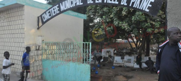 Cimetière de Pikine : Le profanateur des tombes finalement arrêté, il s'appelle Djibril Seydi Cimetière de Pikine : Le profanateur des tombes finalement arrêté, il s'appelle Djibril Seydi