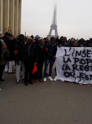 Visite de Macky Sall à Paris: Manifestation de colère des ressortissants de Kédougou (images) Visite de Macky Sall à Paris: Manifestation de colère des ressortissants de Kédougou (images)