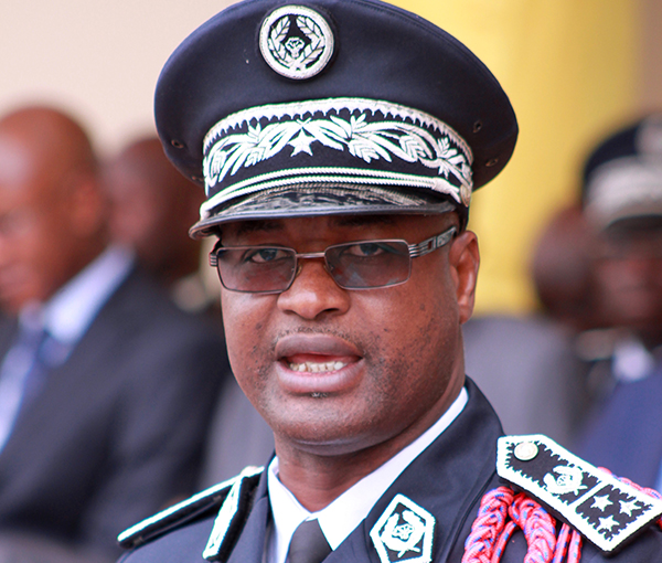 INTERDICTION DU PORT DE CASQUETTE: Le directeur de la police, Oumar Mal, met en garde ses hommes INTERDICTION DU PORT DE CASQUETTE: Le directeur de la police, Oumar Mal, met en garde ses hommes
