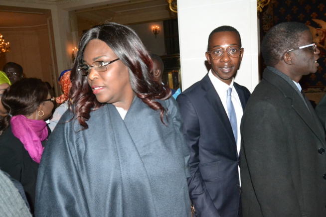 En images  le retour du Président Macky Sall et son épouse au Senegal après son séjour à Paris.