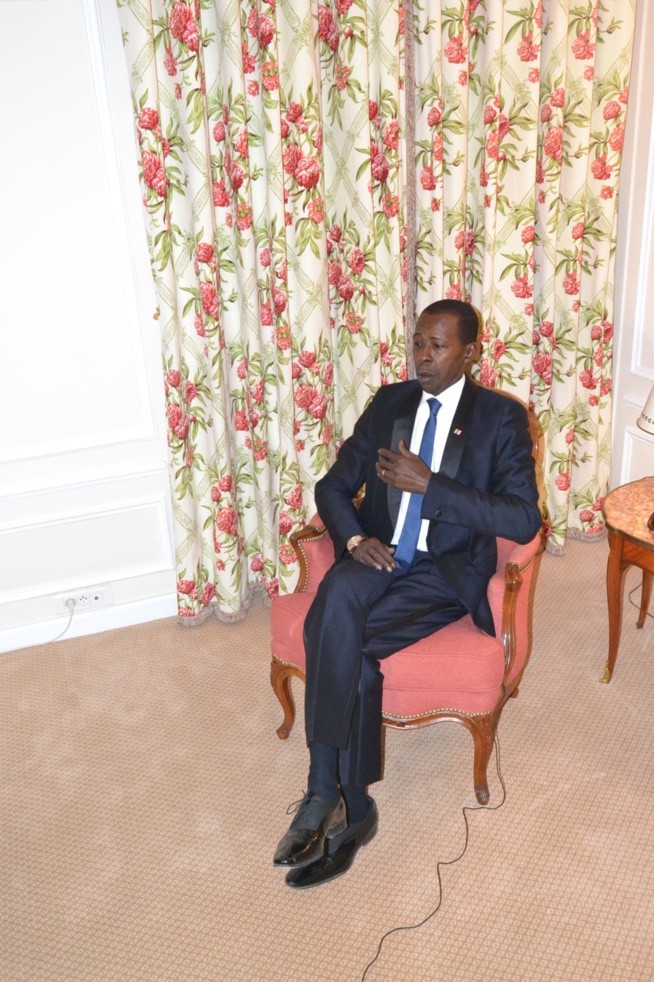 L'homme d'affaire Cheikh Amar patron du groupe Holding Amar invité du président Macky Sall à Paris: A coeur ouvert sur les perspectives de l'économie au Senegal. L'homme d'affaire Cheikh Amar patron du groupe Holding Amar invité du président Macky Sall à Paris: A coeur ouvert sur les perspectives de l'économie au Senegal.