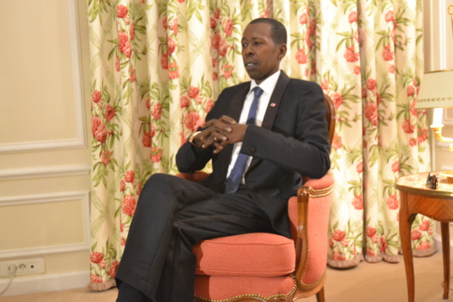 L'homme d'affaire Cheikh Amar patron du groupe Holding Amar invité du président Macky Sall à Paris: A coeur ouvert sur les perspectives de l'économie au Senegal. L'homme d'affaire Cheikh Amar patron du groupe Holding Amar invité du président Macky Sall à Paris: A coeur ouvert sur les perspectives de l'économie au Senegal.