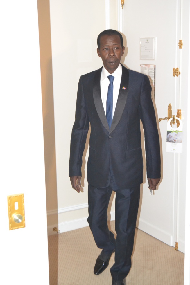 L'homme d'affaire Cheikh Amar patron du groupe Holding Amar invité du président Macky Sall à Paris: A coeur ouvert sur les perspectives de l'économie au Senegal. L'homme d'affaire Cheikh Amar patron du groupe Holding Amar invité du président Macky Sall à Paris: A coeur ouvert sur les perspectives de l'économie au Senegal.