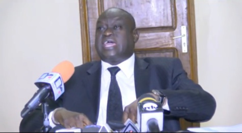 Me El Hadji Diouf : "Quand Macky Sall est arrivé à Paris, aucun français ne l'a accueilli; ce n'est pas sérieux..." Me El Hadji Diouf : "Quand Macky Sall est arrivé à Paris, aucun français ne l'a accueilli; ce n'est pas sérieux..."