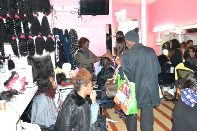 VIDEO VIVIANE A PARIS LE 31 DECEMBRE: Le salon Senegal Beaute de Paris chez Khady Samb pour le grand succès de la soirée du 31 Décembre avec Viviane Chidid au Palais Des Congrés de Montreuille. Ambiance No Stress. VIDEO VIVIANE A PARIS LE 31 DECEMBRE: Le salon Senegal Beaute de Paris chez Khady Samb pour le grand succès de la soirée du 31 Décembre avec Viviane Chidid au Palais Des Congrés de Montreuille. Ambiance No Stress.