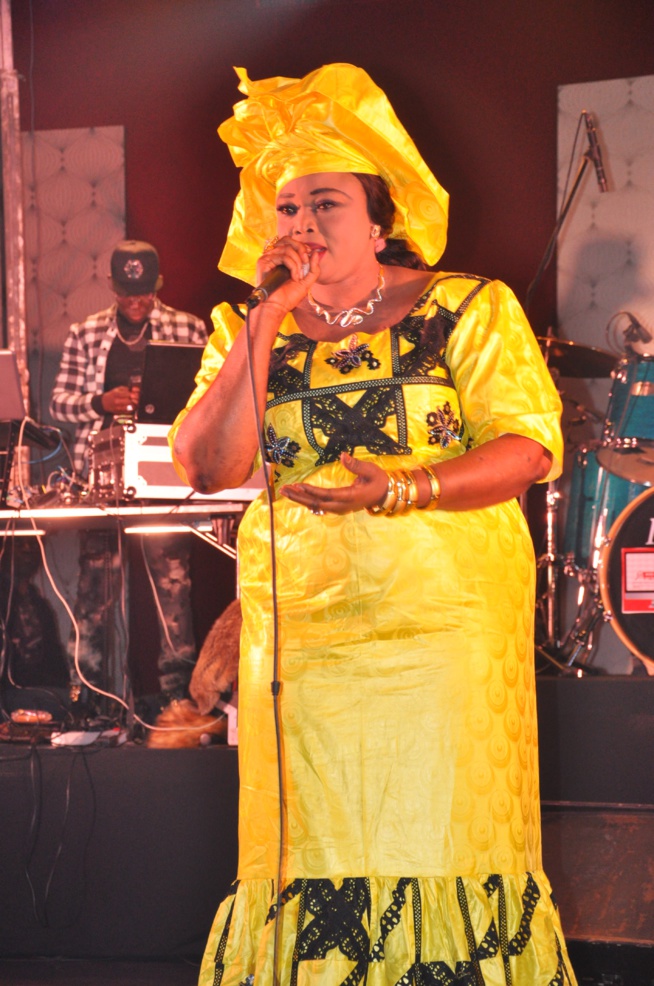 PRESTATION de Khady Mboup au Dock Haussman de Paris ce 24 décembre. Regardez PRESTATION de Khady Mboup au Dock Haussman de Paris ce 24 décembre. Regardez