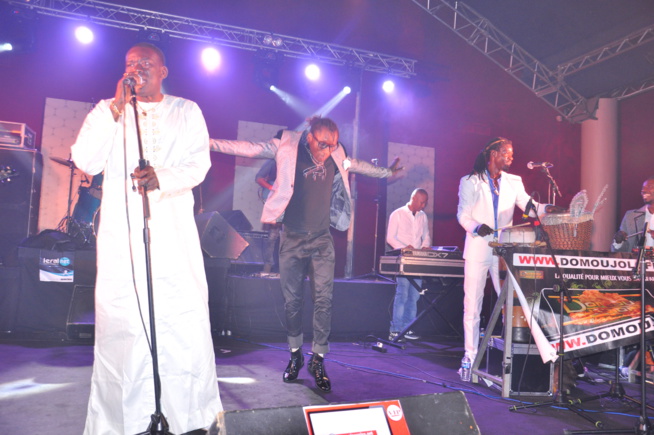 Tournée Européenne: Assane Ndiaye dans l'ambiance des Docks Haussman de Paris. Tournée Européenne: Assane Ndiaye dans l'ambiance des Docks Haussman de Paris.