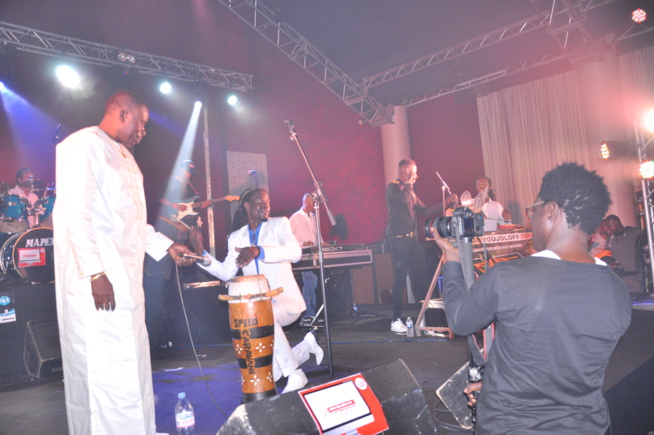 Tournée Européenne: Assane Ndiaye dans l'ambiance des Docks Haussman de Paris. Tournée Européenne: Assane Ndiaye dans l'ambiance des Docks Haussman de Paris.