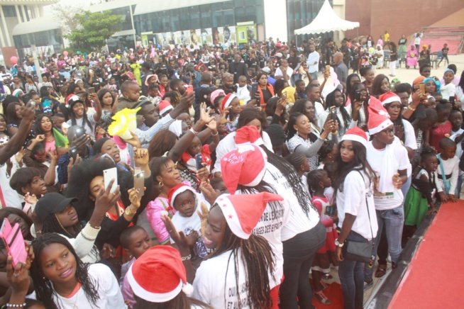 Noël: Coumba Gawlo et les enfants, 12 ans de complicité Noël: Coumba Gawlo et les enfants, 12 ans de complicité