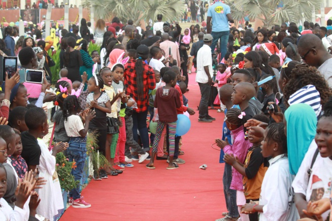 Noël: Coumba Gawlo et les enfants, 12 ans de complicité Noël: Coumba Gawlo et les enfants, 12 ans de complicité