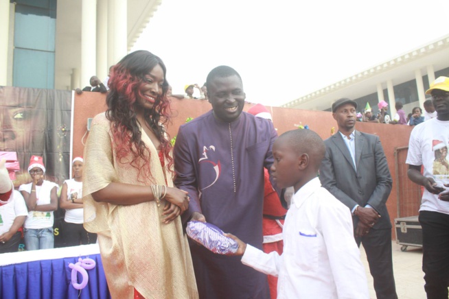 Noël: Coumba Gawlo et les enfants, 12 ans de complicité Noël: Coumba Gawlo et les enfants, 12 ans de complicité