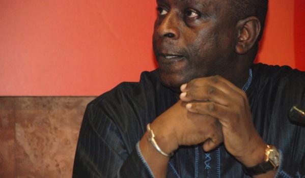 Cheikh T. Gadio sur la crise gambienne : "La CEDEAO doit revoir sa stratégie" Cheikh T. Gadio sur la crise gambienne : "La CEDEAO doit revoir sa stratégie"
