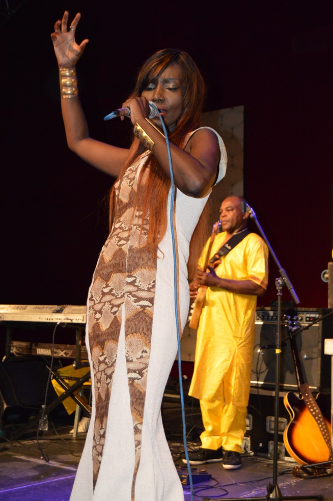 FEMME DE L'ANNEE 2016: Coumba Gawlo est la meilleure artiste féminine du Sénégal" FEMME DE L'ANNEE 2016: Coumba Gawlo est la meilleure artiste féminine du Sénégal"