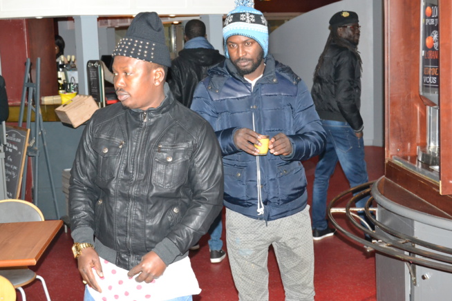 L'arrivée de Viviane Chidid et le Djoloff band à l'aéroport d'Orly Sud pour la soirée du 31 décembre au Palais des Congrés de Montreuil. L'arrivée de Viviane Chidid et le Djoloff band à l'aéroport d'Orly Sud pour la soirée du 31 décembre au Palais des Congrés de Montreuil.