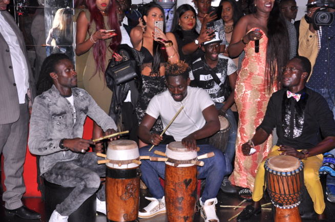1er JANVIER: Rakhass TITAN, Pape Ndiaye Thiopet dans une torride ambiance envoie les Sénégalais de Paris aux AS. Regardez zt No Coment/