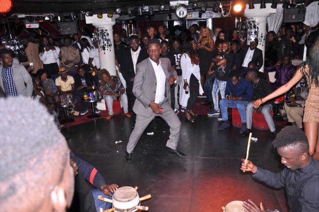 1er JANVIER: Rakhass TITAN, Pape Ndiaye Thiopet dans une torride ambiance envoie les Sénégalais de Paris aux AS. Regardez zt No Coment/ 1er JANVIER: Rakhass TITAN, Pape Ndiaye Thiopet dans une torride ambiance envoie les Sénégalais de Paris aux AS. Regardez zt No Coment/