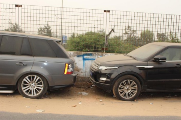 Dakar: un repère de voitures de luxe abandonnées…