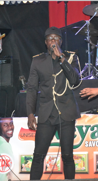 Le Golden boy de la musique Sénégalaise Sidy Samb dans le cercle des célibataires: un coeur à prendre. Le Golden boy de la musique Sénégalaise Sidy Samb dans le cercle des célibataires: un coeur à prendre.