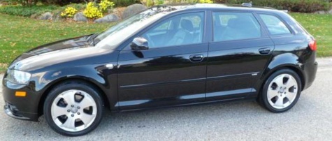Il reste accroché 5km au toit de sa voiture volée ! Il reste accroché 5km au toit de sa voiture volée !