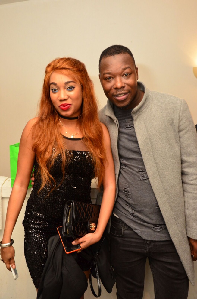 La danseuse de Paris Nguéweul Mbaye souffle une bougies de plus. Regardez la fête. La danseuse de Paris Nguéweul Mbaye souffle une bougies de plus. Regardez la fête.