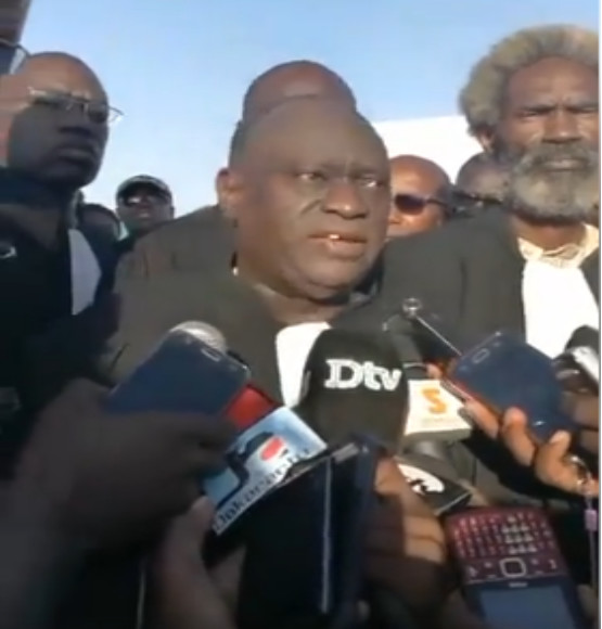 Me El Hadji Diouf sur l'affaire Bamba Fall & Cie : "On veut liquider des adversaires politiques. Dans cette affaire, aucun nervi n’a été arrêté" Me El Hadji Diouf sur l'affaire Bamba Fall & Cie : "On veut liquider des adversaires politiques. Dans cette affaire, aucun nervi n’a été arrêté"