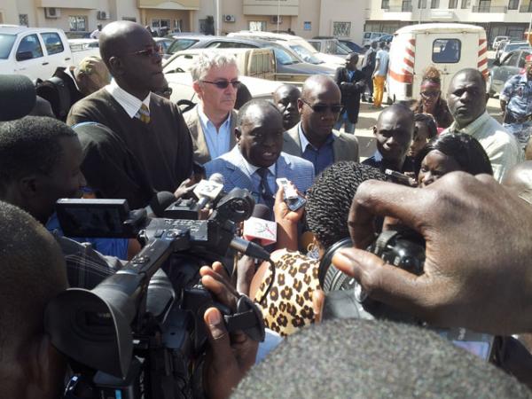 Troisième retour de parquet pour Bamba Fall et Cie: à l'origine, la décision des avocats de la défense de boycotter l'interrogation de leurs clients Troisième retour de parquet pour Bamba Fall et Cie: à l'origine, la décision des avocats de la défense de boycotter l'interrogation de leurs clients