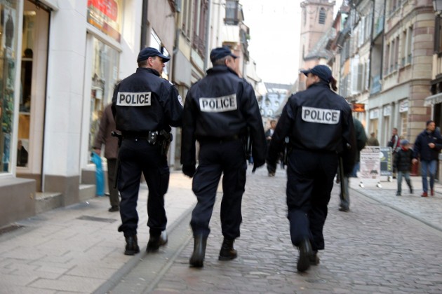 Trois policiers roués de coups après un contrôle d'identité Trois policiers roués de coups après un contrôle d'identité