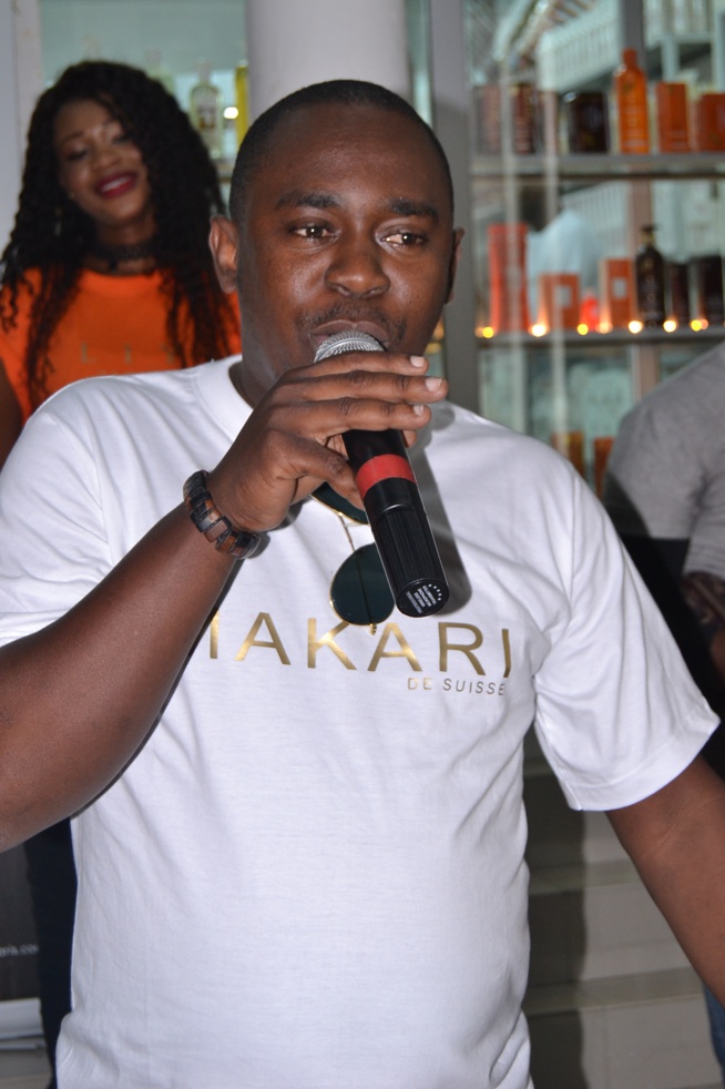 MAKARI SUISSE ARRIVE A DAKAR CHEZ ESPRIT COSMETIQUE: Sacré Coeur à 300m de la Boulangerie Jaune en face SENELEC. MAKARI SUISSE ARRIVE A DAKAR CHEZ ESPRIT COSMETIQUE: Sacré Coeur à 300m de la Boulangerie Jaune en face SENELEC.