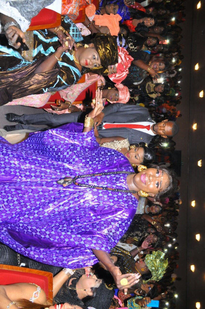 En images Ndiolé Fait vibré le Théâtre national Daniel Sorano avec ses Guest star. En images Ndiolé Fait vibré le Théâtre national Daniel Sorano avec ses Guest star.