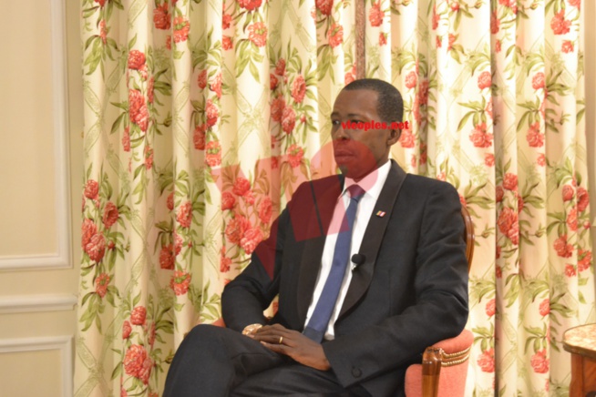 Un an de plus ça se fête, l'homme d'affaire le milliardaire Cheikh Amar souffle une bougie de plus. Un an de plus ça se fête, l'homme d'affaire le milliardaire Cheikh Amar souffle une bougie de plus.