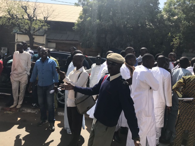 Marche: Les transitaires en colère contre le chef de subdivision des douanes de Mole 2 Ahmadou lamine Sarr.