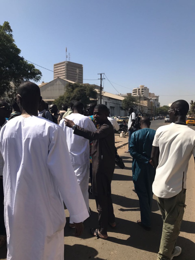 Marche: Les transitaires en colère contre le chef de subdivision des douanes de Mole 2 Ahmadou lamine Sarr. Marche: Les transitaires en colère contre le chef de subdivision des douanes de Mole 2 Ahmadou lamine Sarr.