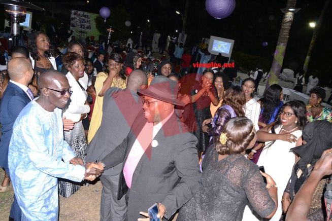 GALA PRIVÉ: Pape Diouf transforme le réseau d'expresso en spectacle à Ngor Diarama GALA PRIVÉ: Pape Diouf transforme le réseau d'expresso en spectacle à Ngor Diarama