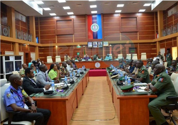 Gambie : les chefs de la défense de la CEDEAO se sont vus à Abuja au sujet de l'impasse politique gambienne