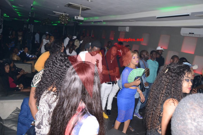 Le Baramundi dans la chaleur de la victoire des Lions avec Pape Diouf redoutable et dynamique avec la génération consciente. Le Baramundi dans la chaleur de la victoire des Lions avec Pape Diouf redoutable et dynamique avec la génération consciente.