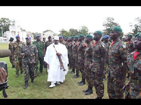 Gambie: Jammeh opère une vague d'arrestations d'officiers militaires à Banjul