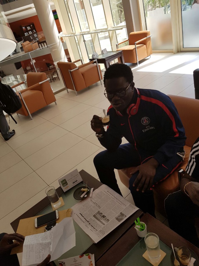 Préparatif du 04 Fevrier au Grand Théatre, Assane Ndiaye, son manager, le directeur artistique Papis Niang en réunion technique avec Dj Boubs. Préparatif du 04 Fevrier au Grand Théatre, Assane Ndiaye, son manager, le directeur artistique Papis Niang en réunion technique avec Dj Boubs.