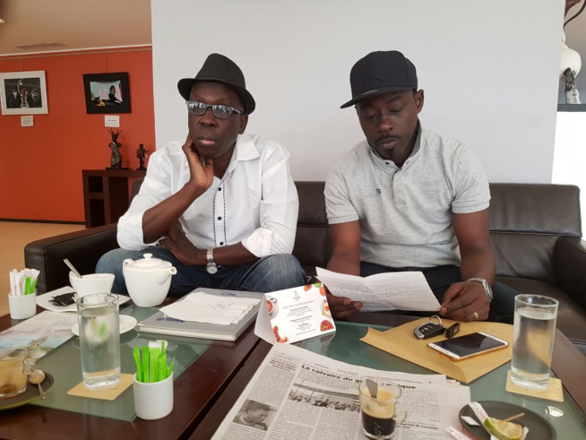 Préparatif du 04 Fevrier au Grand Théatre, Assane Ndiaye, son manager, le directeur artistique Papis Niang en réunion technique avec Dj Boubs. Préparatif du 04 Fevrier au Grand Théatre, Assane Ndiaye, son manager, le directeur artistique Papis Niang en réunion technique avec Dj Boubs.