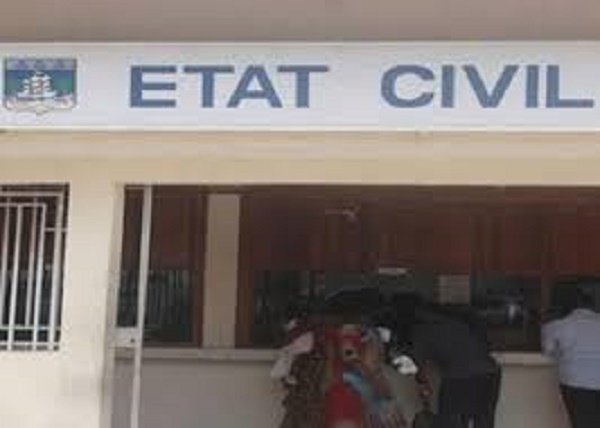 Scandale à l’état civil de Touba: 3 agents arrêtés pour faux et usage de faux en écriture administrative Scandale à l’état civil de Touba: 3 agents arrêtés pour faux et usage de faux en écriture administrative