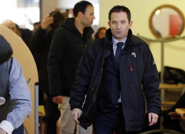 Primaire de gauche en France : la “surprise” Hamon affrontera Valls au second tour Primaire de gauche en France : la “surprise” Hamon affrontera Valls au second tour